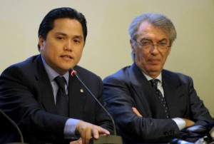 MILAN, ITALY - NOVEMBER 15:  FC Internazionale Milano new president Milano Erick Thohir (L) speaks beside honorary president Massimo Moratti duringa press conference after the FC Internazionale Milano shareholders' meeting on November 15, 2013 in Milan, Italy.  (Photo by Pier Marco Tacca/Getty Images)