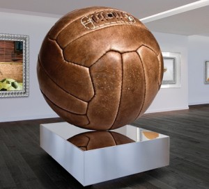 mostra pallone nell'arte