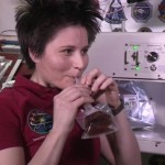 astrosamantha-beve-isspresso-700-x-394