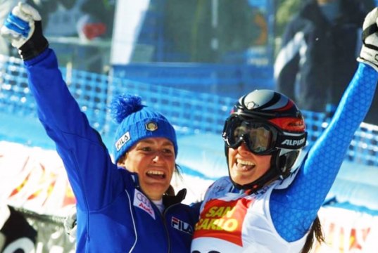 Le sorelle Fanchini salutano