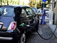 Benzina ai minimi dal 2022, gasolio più caro dopo il rialzo delle accise