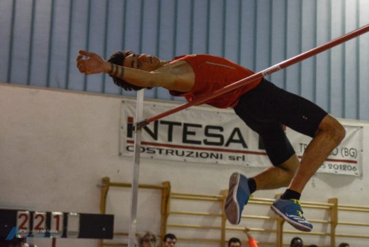 Nicola Nava vola a 2,15. Acuto nel meeting di Bergamo