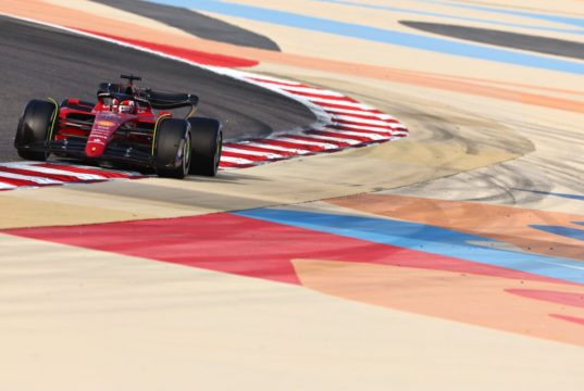 Leclerc porta la Ferrari in pole nel GP del Bahrain