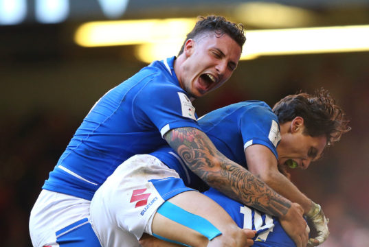 Che gesto! Adams cede a Capuozzo la medaglia MVP. Per una volta niente cucchiaio di legno