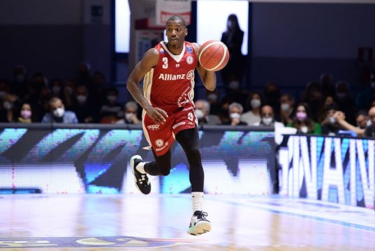 L’americano Jason Clark firma per la Blu Basket
