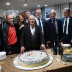 3_Taglio della torta dei compleanni (1)