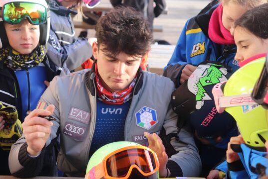 Filippo Della Vite incontra i giovani sciatori di Radici Group e 13 Clusone Monte Pora