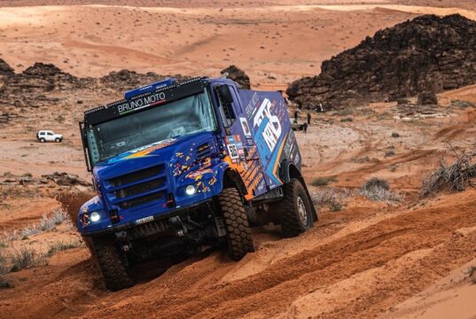 Dakar 2023, l’Italtrans si mantiene a ridosso della top ten nei camion Dakar 2023