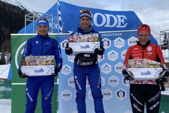 Sci di fondo, Martina Bellini e Denise Dedei dominano la mass start in tecnica classica Sci di fondo