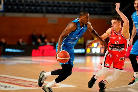 La Blu Basket cade in casa per mano di una solida Forlì Blu Basket