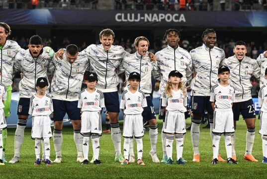 Esordio amaro per gli azzurrini sconfitti dalla Francia 2-1. E dall’arbitro Francia-Italia
