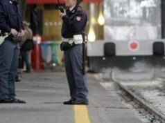 Cadavere in decomposizione sui binari, macabro ritrovamento a Viareggio
