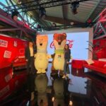 Sanremo 2024, le mascotte di Milano-Cortina 2026 arrivano a Casa Coca-Cola