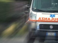 Cade in uno scavo stradale, morto a Lucca operaio 52enne