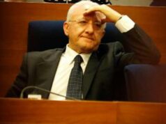 De Luca: “Meloni ha detto stro..a? Ha comunicato sua identità”