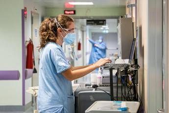 Lutto in Valsugana, muore a 56 anni la maestra Clara: da 8 mesi era in coma dopo un intervento estetico