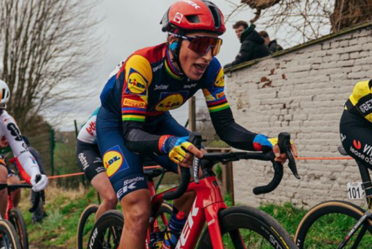 Lorena Wiebes domina la Ronde van Drenthe e supera in volata Elisa Balsamo Elisa Balsamo