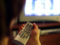 Ascolti tv, la replica di Ciao Darwin 9 vince il prime time