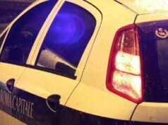 Ostia, autocarro danneggia ponte sulla via del Mare: traffico in tilt a Roma Sud