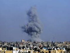 Razzi di Hamas su Tel Aviv, Israele attacca Rafah: decine di morti nel raid