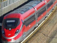 Frecciarossa fermo per 3 ore alle porte di Roma. Franceschini a bordo: “Non si respirava, qualcuno è svenuto”