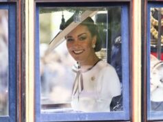 Kate Middleton, il ritorno dopo mesi: in bianco e sorridente per sua prima uscita pubblica