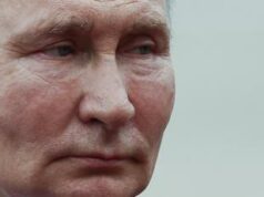 Russia, il messaggio di Putin: “Possiamo rivedere la dottrina nucleare”
