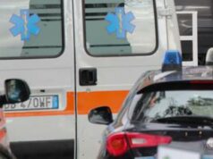 La perseguita poi la sfregia al volto in strada con un taglierino: arrestato 66enne
