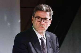 Manovra, Giorgetti: “Massacrati su taglio Irpef ceto medio, ma siamo nel giusto”