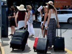 Liquidi nel bagaglio a mano, torna limite 100 ml: critiche social per retromarcia Ue