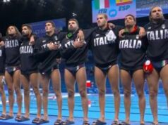 Parigi 2024, Italia-Spagna: la protesta del Settebello prima del match