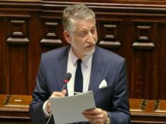 Giuli, debutto alla Camera: il ministro saluta “la sorella d’Italia”