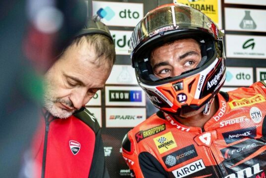 Mondiale Superbike: Nicolò Bulega firma la pole position del Gran Premio di Spagna, seconda fila per Danilo Petrucci e Andrea Locatelli Gran Premio di Spagna