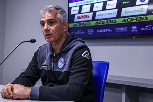 AlbinoLeffe, il posticipo di domani sera contro FeralpiSalò. Lopez: “Vogliamo dare continuità ai risultati” AlbinoLeffe