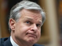 Fbi, si dimette il direttore Wray. Trump: “Gran giorno per America”