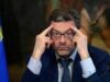 Manovra, scostamento da 28 miliardi. Giorgetti: “Serve un approccio più prudente”