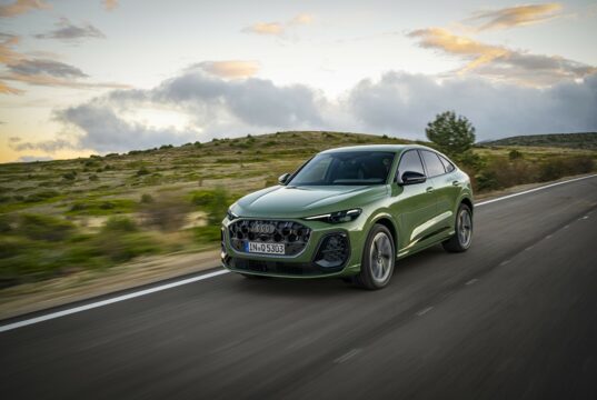 Il rinnovamento di Audi Q5 Sportback. Linee e motori Audi