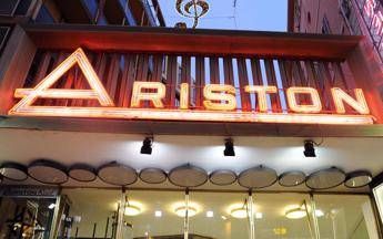 Sanremo, Carlo Conti: “Verso i 28 Big, non credo di riuscire a stare nei limiti”