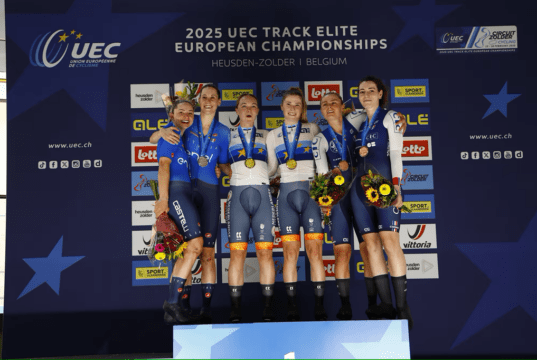 Europei su pista: Consonni e Guazzini d’argento nella Madison. Oro all’Olanda Consonni e Guazzini (a sinistra) sul podio (Credit Foto Sprint Cycling Agency / FCI)