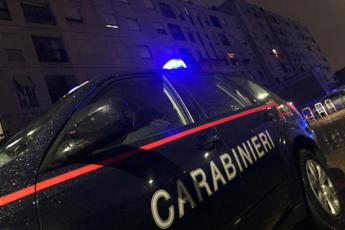 Lite in strada a Collegno, pedone 80enne ucciso a coltellate: fermato presunto aggressore