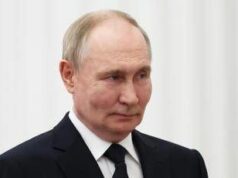 Mosca, droni ucraini contro aeroporti impediscono l’atterraggio di Putin