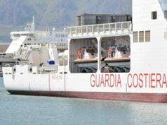 Nave incagliata vicino all’Elba, blackout e acqua nello scafo: equipaggio in salvo