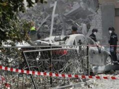 Ucraina, raid su Kryvyi: 4 morti. Zelensky: “Non allentare pressioni su Russia”