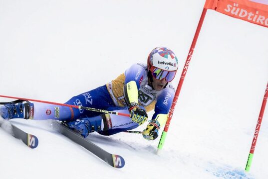 Meillard vince il gigante di Hafjell e regala la Coppa del Mondo a Odermatt; De Aliprandini il migliore degli italiani, fuori Della Vite Slalom gigante Alta Badia