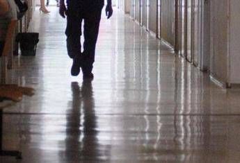 Focolaio di meningite a Napoli, l’ospedale smentisce i social: “E’ falso”