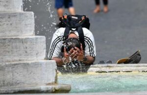 Caldo estremo, oggi 14 città in allerta massima. Da domani il Nord torna a respirare