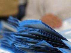 Sondaggio elezioni, centrodestra e centrosinistra quasi pari