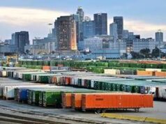 Dazi, Trump annuncia tariffe aggiuntive del 10% sul legno e del 25% sui mobili