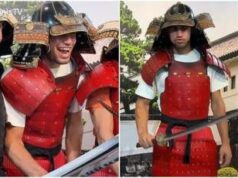 Alcaraz con armatura e spada: a Tokyo il nuovo look da samurai