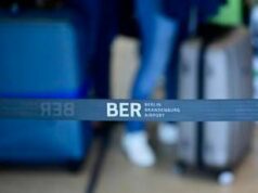 Cyberattacco aeroporti europei, arrestato un uomo poi rilasciato su cauzione. Ancora disagi allo scalo di Berlino